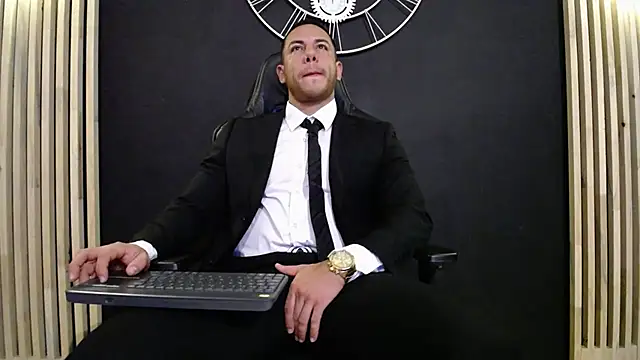 Snapshot of Maxxxpowerful chatting on February 1, 2025, 1:02 am Maxxxpowerful online show from February 1, 2025, 1:02 am