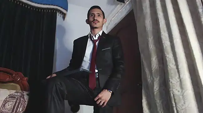 HomeAloneK online show from February 21, 2025, 7:54 pm