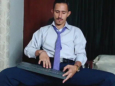 HomeAloneK online show from September 17, 2025, 7:37 pm