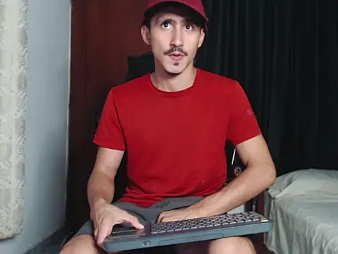 HomeAloneK online show from September 18, 2025, 7:27 pm