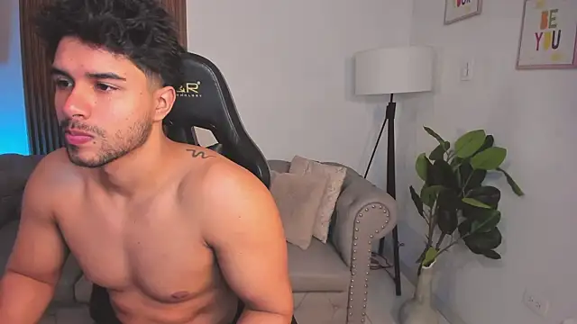 Snapshot of liam_collins21 chatting on February 20, 2026, 12:05 pm liam collins21 online show from February 20, 2026, 12:05 pm