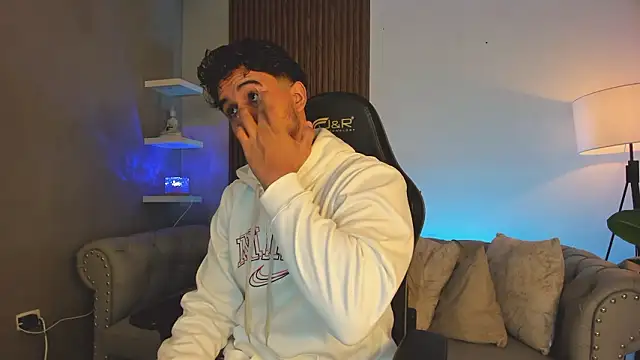 Snapshot of liam_collins21 chatting on February 25, 2026, 12:15 pm liam collins21 online show from February 25, 2026, 12:15 pm