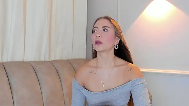 Lia walton online show from February 12, 2025, 11:51 am