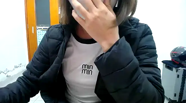 Snapshot of Michiko1 chatting on February 7, 2025, 4:24 pm Michiko1 online show from February 7, 2025, 4:24 pm