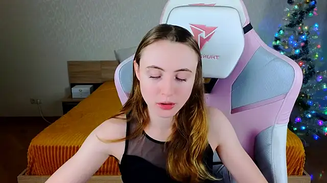 Cowell Adelina online show from December 22, 2025, 9:28 am