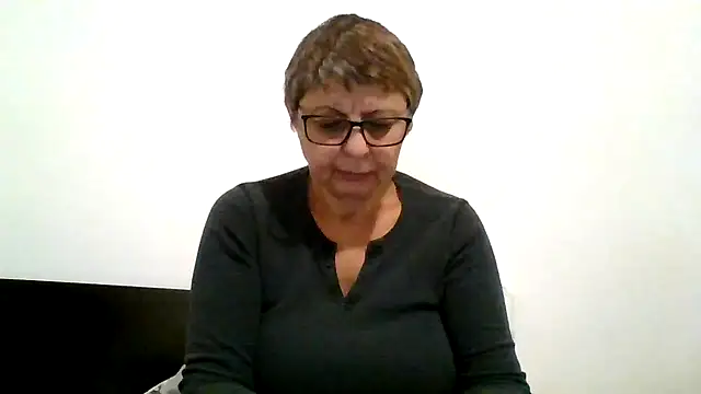 roseblak42 online show from November 4, 2025, 5:34 pm