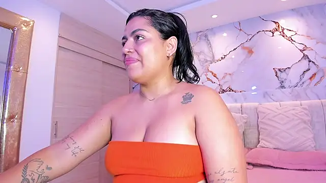 kiana cream online show from December 19, 2025, 12:34 pm