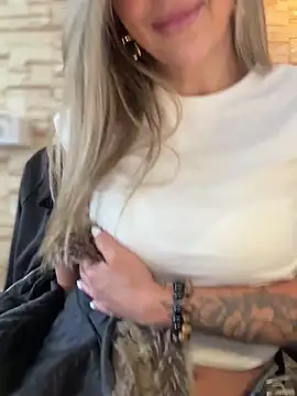  Abril-Office1 online show from October 16, 2025, 3:46 pm