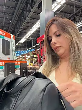  Abril-Office1 online show from May 22, 2026, 3:28 pm