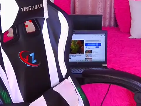 Pretty-shally online show from September 29, 2025, 9:30 pm