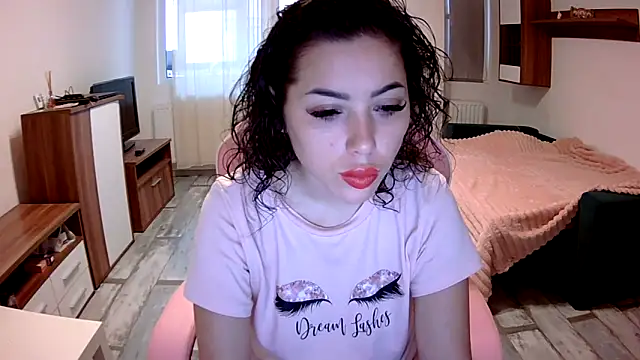 LovelyJulliette online show from October 7, 2025, 12:02 pm