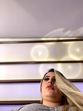 natashasweet online show from October 18, 2025, 2:47 am