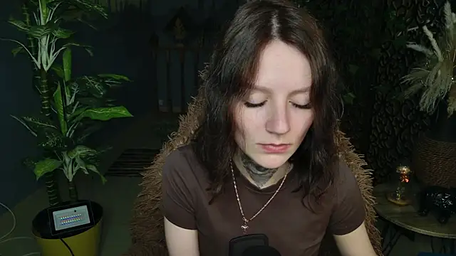 VeliraBraitberg online show from July 7, 2026, 7:23 am
