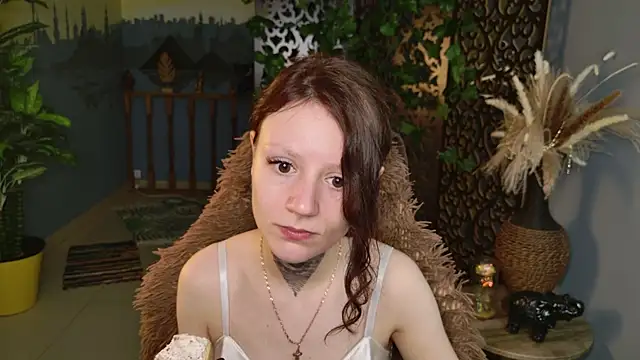 VeliraBraitberg online show from July 15, 2026, 6:07 am