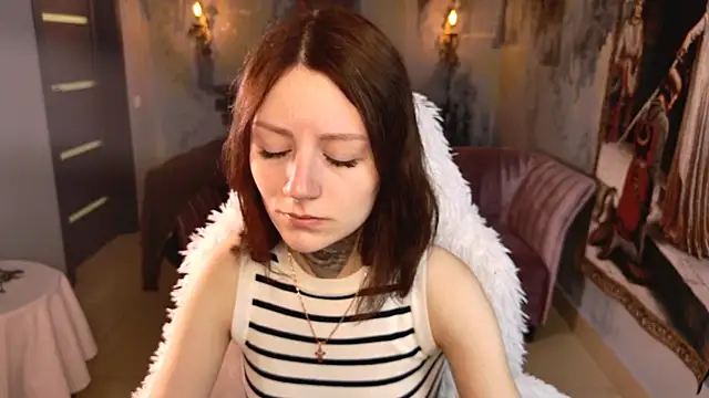 VeliraBraitberg online show from July 20, 2026, 5:44 am