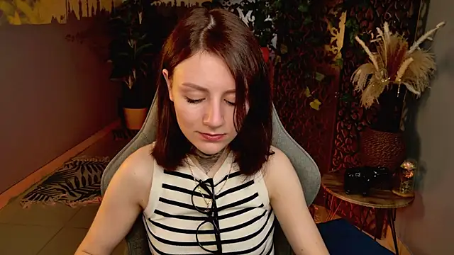 VeliraBraitberg online show from July 28, 2026, 12:48 pm