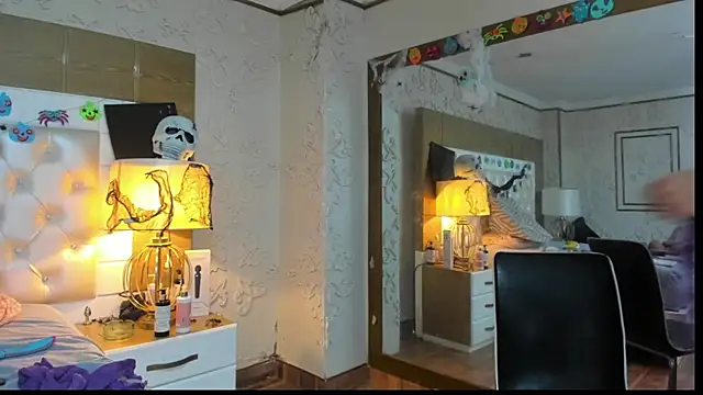 Snapshot of TaraaHot chatting on October 31, 2025, 10:33 pm TaraaHot online show from October 31, 2025, 10:33 pm