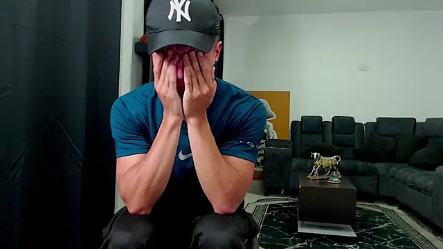 Stiven CL online show from November 5, 2025, 11:16 pm