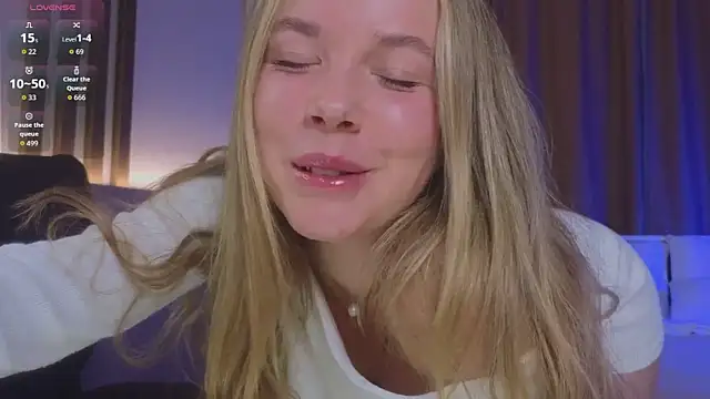 Snapshot of milly_shy chatting on December 1, 2025, 7:02 am milly shy online show from December 1, 2025, 7:02 am