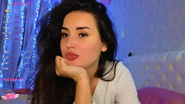 Snapshot of LaraSkinny chatting on December 17, 2024, 12:43 pm LaraSkinny online show from December 17, 2024, 12:43 pm