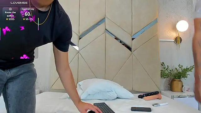 LiaVelez online show from January 9, 2026, 1:47 pm