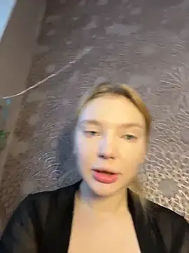 AmmyHot online show from December 22, 2025, 4:42 am