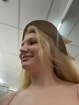 AmmyHot online show from April 7, 2026, 3:18 am