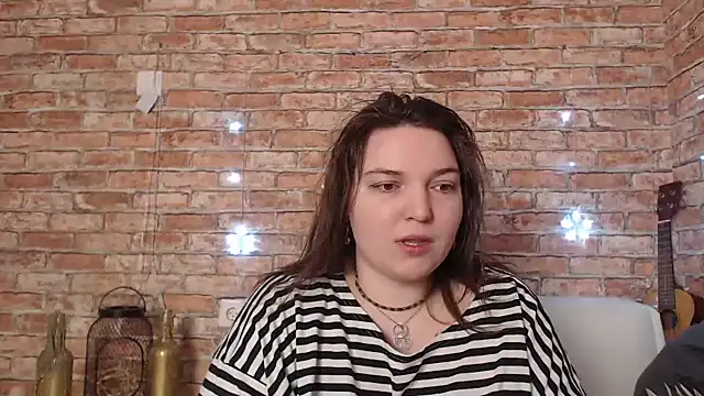 Snapshot of Amelia_Kiss_ chatting on December 31, 2024, 12:43 am Amelia Kiss online show from December 31, 2024, 12:43 am