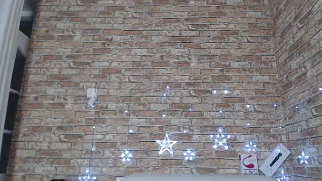 Amelia Kiss  online show from December 22, 2025, 12:40 am