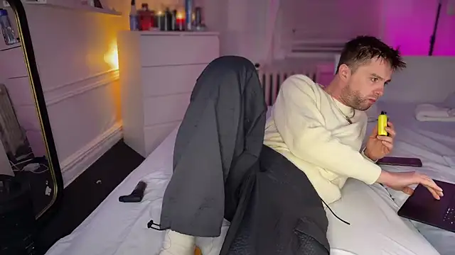 Snapshot of CupidZass chatting on February 3, 2026, 10:48 pm CupidZass online show from February 3, 2026, 10:48 pm