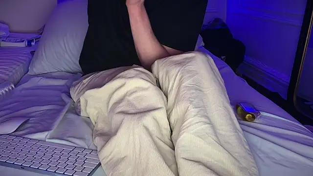 Snapshot of CupidZass chatting on February 19, 2026, 11:06 am CupidZass online show from February 19, 2026, 11:06 am