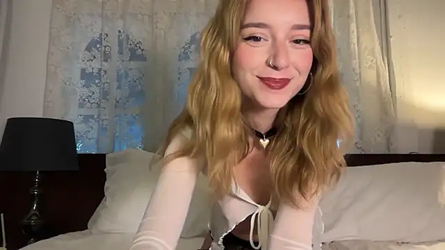 SirenaBelle online show from May 1, 2026, 11:42 pm