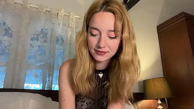 SirenaBelle online show from May 5, 2026, 12:18 am