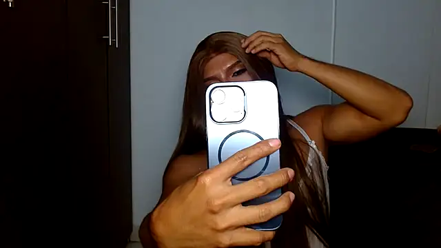 luisaqueenxxx online show from January 14, 2026, 8:14 pm