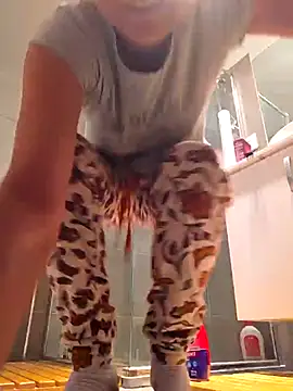 Snapshot of Pussy69Kat chatting on November 18, 2025, 10:52 am Pussy69Kat online show from November 18, 2025, 10:52 am