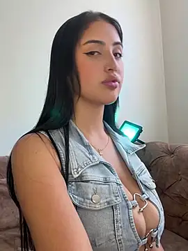Snapshot of Celeste_Tailor_ chatting on February 12, 2025, 7:35 pm Celeste Tailor online show from February 12, 2025, 7:35 pm