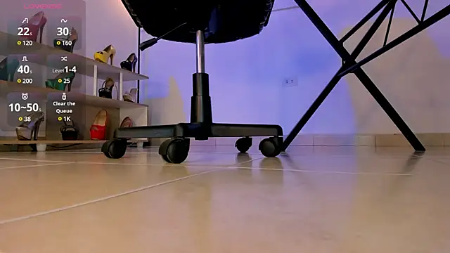 violettastrada online show from March 5, 2025, 8:21 pm