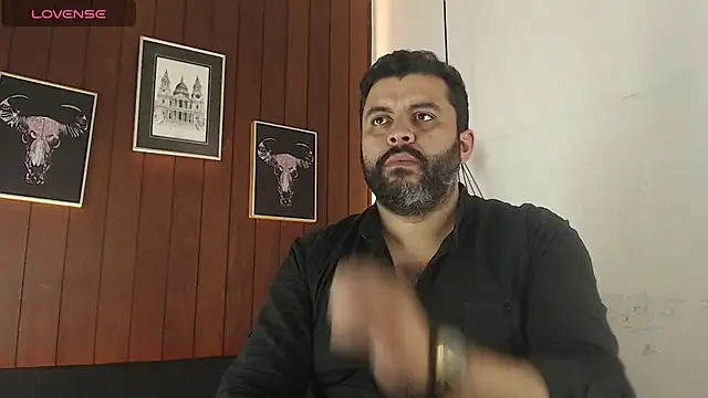 Snapshot of Santi_Ruiz2 chatting on January 21, 2025, 1:54 pm Santi Ruiz2 online show from January 21, 2025, 1:54 pm