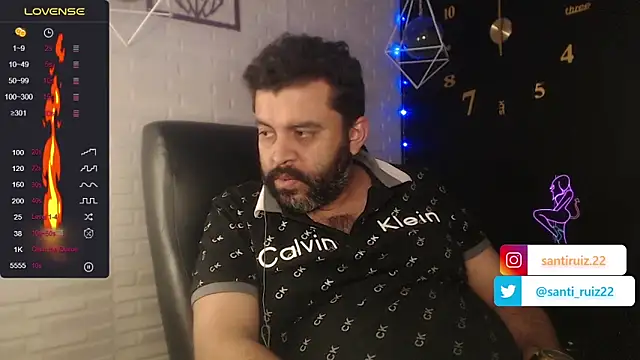 Snapshot of Santi_Ruiz2 chatting on January 31, 2025, 11:35 pm Santi Ruiz2 online show from January 31, 2025, 11:35 pm