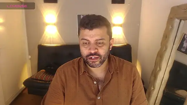 Snapshot of Santi_Ruiz2 chatting on February 16, 2025, 11:59 am Santi Ruiz2 online show from February 16, 2025, 11:59 am