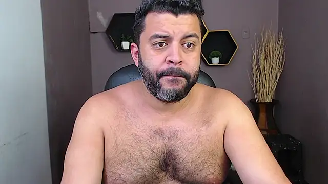 Snapshot of Santi_Ruiz2 chatting on February 27, 2025, 2:00 pm Santi Ruiz2 online show from February 27, 2025, 2:00 pm