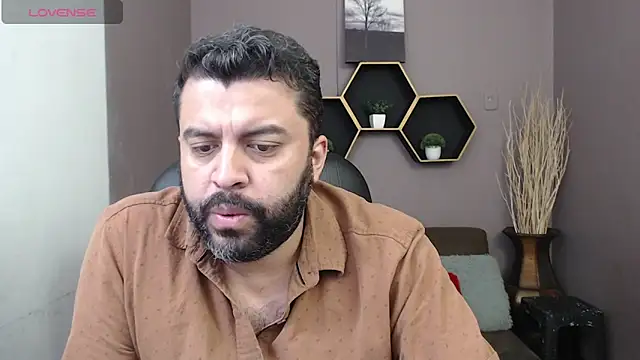Snapshot of Santi_Ruiz2 chatting on March 3, 2025, 12:58 pm Santi Ruiz2 online show from March 3, 2025, 12:58 pm
