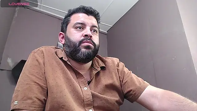 Snapshot of Santi_Ruiz2 chatting on March 3, 2025, 4:03 pm Santi Ruiz2 online show from March 3, 2025, 4:03 pm