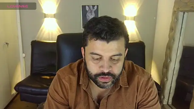 Snapshot of Santi_Ruiz2 chatting on March 3, 2025, 11:35 pm Santi Ruiz2 online show from March 3, 2025, 11:35 pm