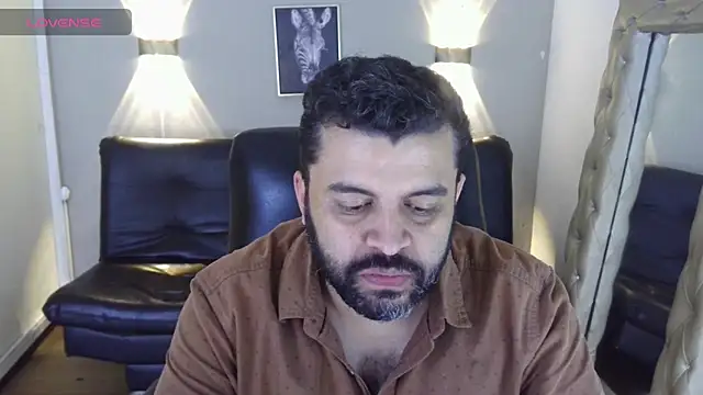 Snapshot of Santi_Ruiz2 chatting on March 4, 2025, 11:54 pm Santi Ruiz2 online show from March 4, 2025, 11:54 pm