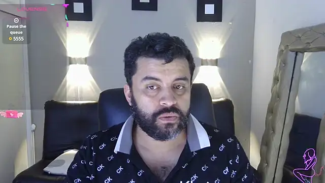 Snapshot of Santi_Ruiz2 chatting on March 15, 2025, 1:19 am Santi Ruiz2 online show from March 15, 2025, 1:19 am