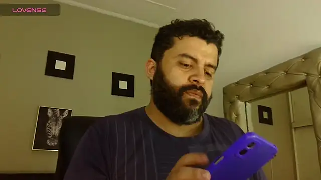 Snapshot of Santi_Ruiz2 chatting on March 16, 2025, 11:14 pm Santi Ruiz2 online show from March 16, 2025, 11:14 pm