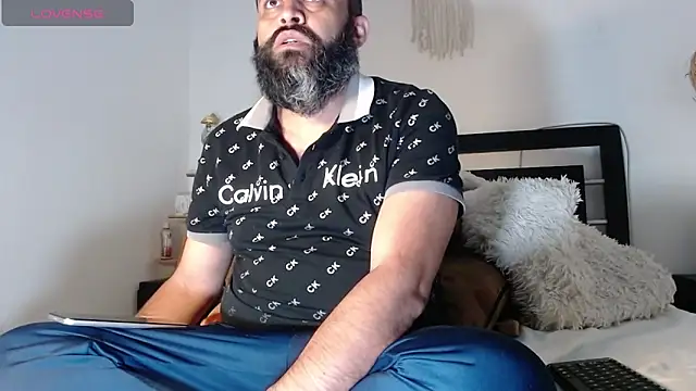 Snapshot of Santi_Ruiz2 chatting on September 16, 2025, 5:41 am Santi Ruiz2 online show from September 16, 2025, 5:41 am