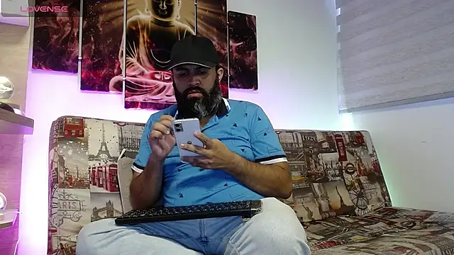 Snapshot of Santi_Ruiz2 chatting on September 22, 2025, 10:01 pm Santi Ruiz2 online show from September 22, 2025, 10:01 pm