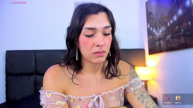 Snapshot of Camila_Coxx chatting on December 24, 2024, 11:17 am Camila Coxx online show from December 24, 2024, 11:17 am